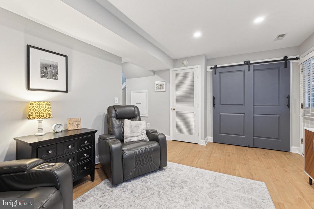 105 Ingle Pl
