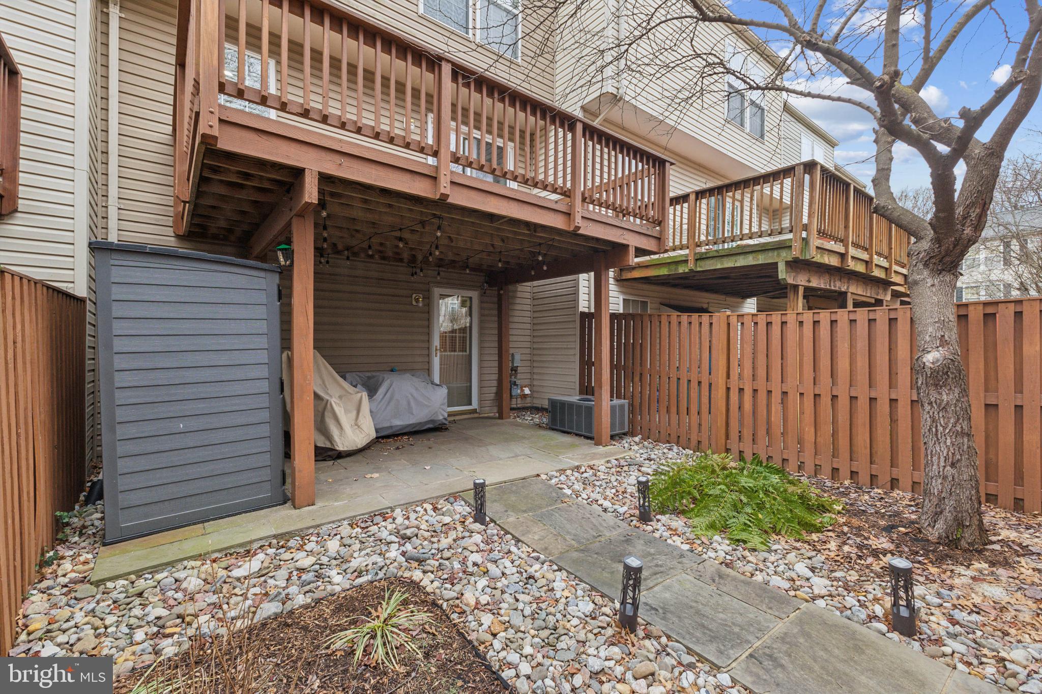 105 Ingle Pl