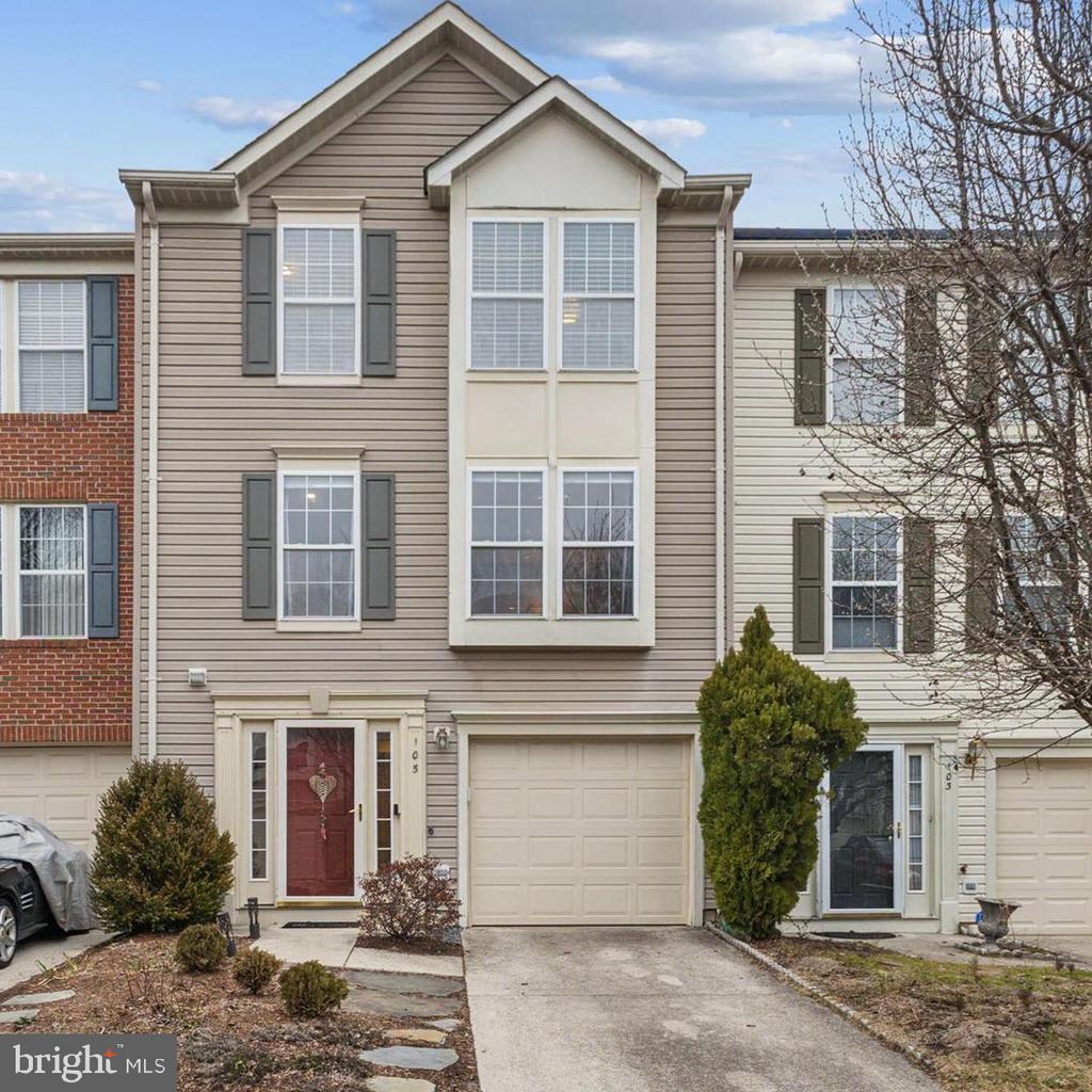 105 Ingle Pl