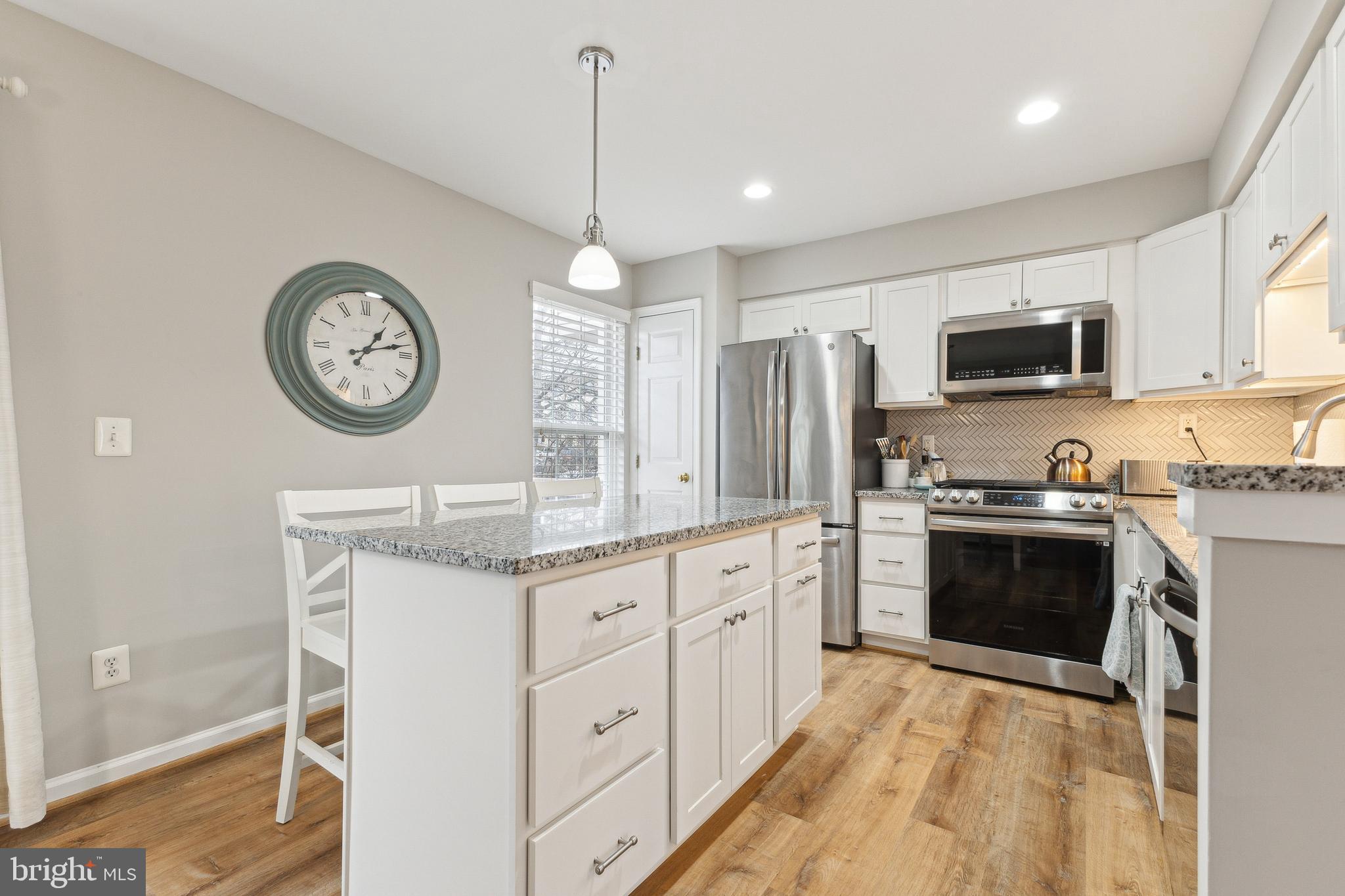 105 Ingle Pl