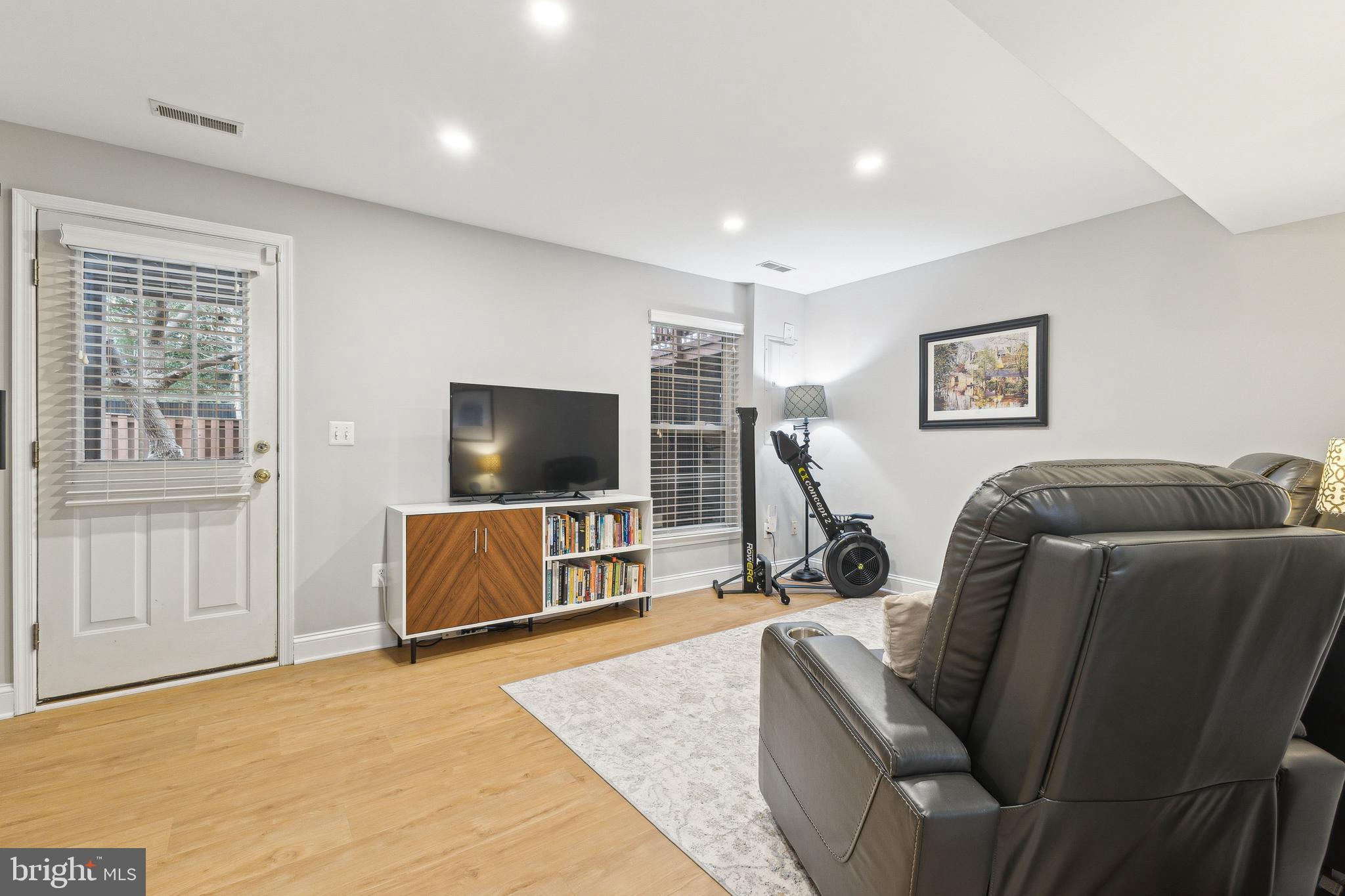 105 Ingle Pl