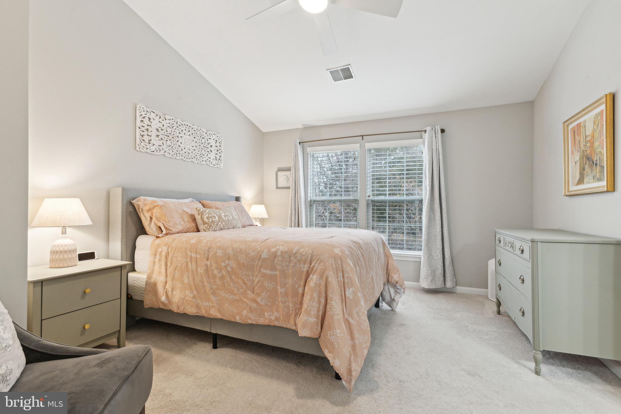 105 Ingle Pl