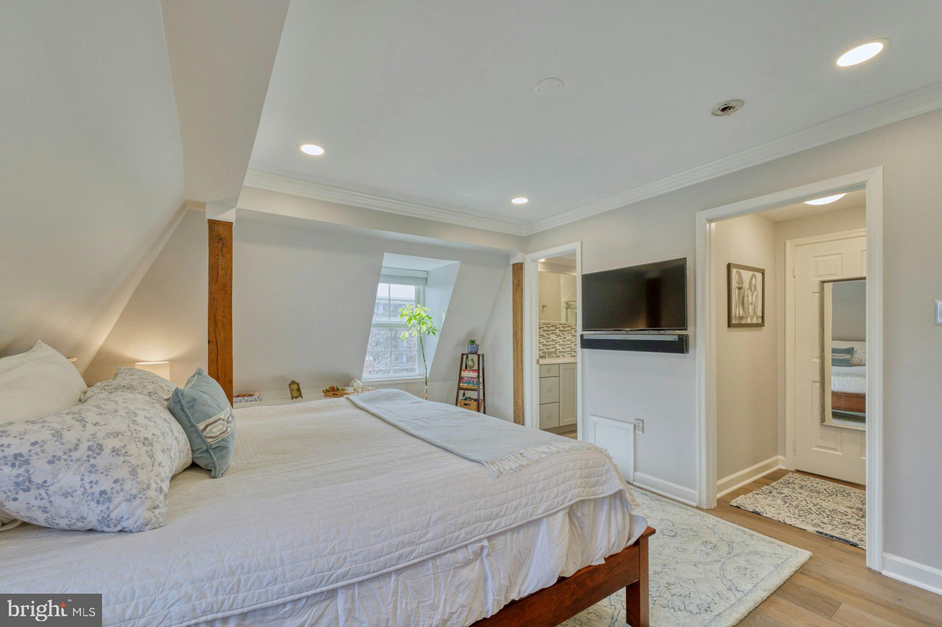 411 S Columbus St #7