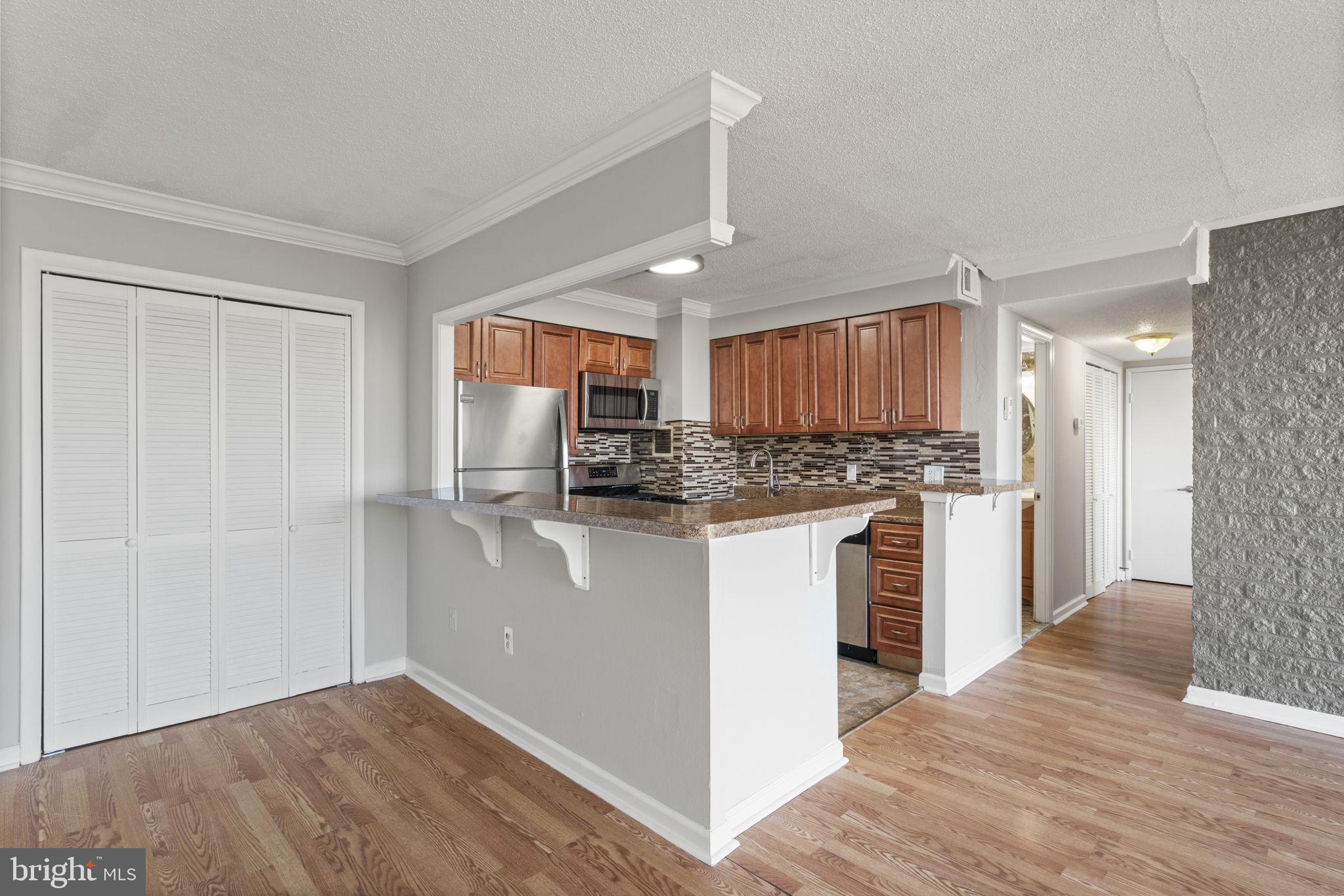 16 S van Dorn St #503