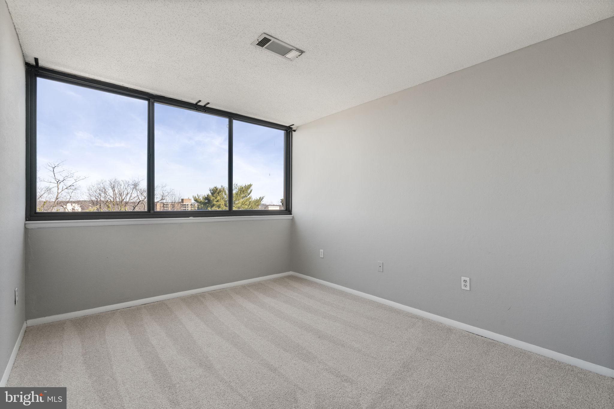 16 S van Dorn St #503