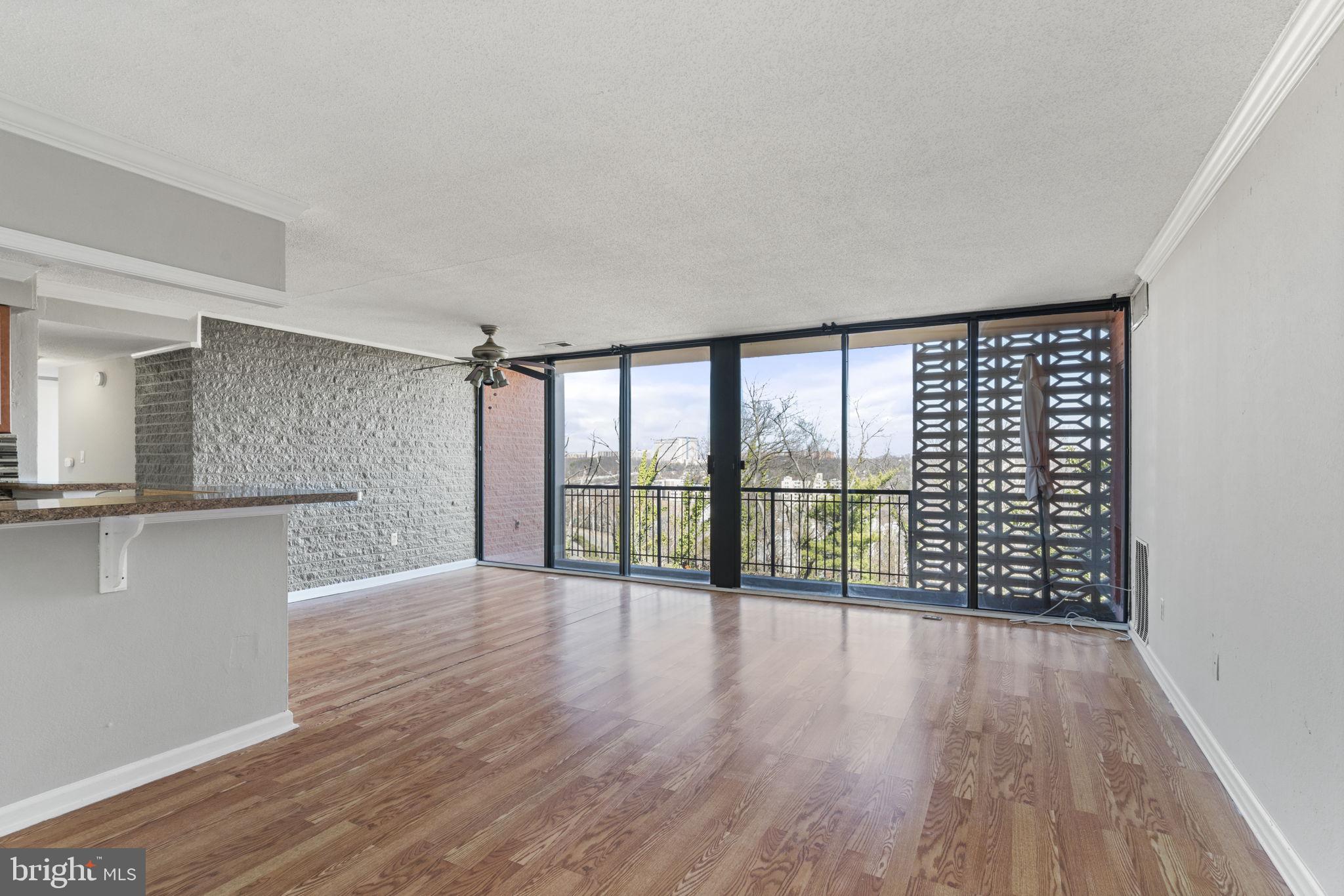 16 S van Dorn St #503