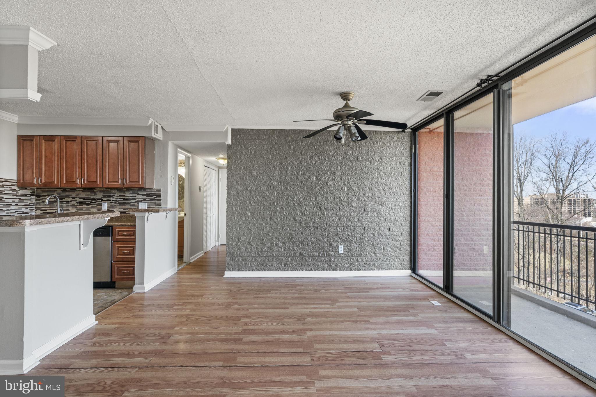 16 S van Dorn St #503
