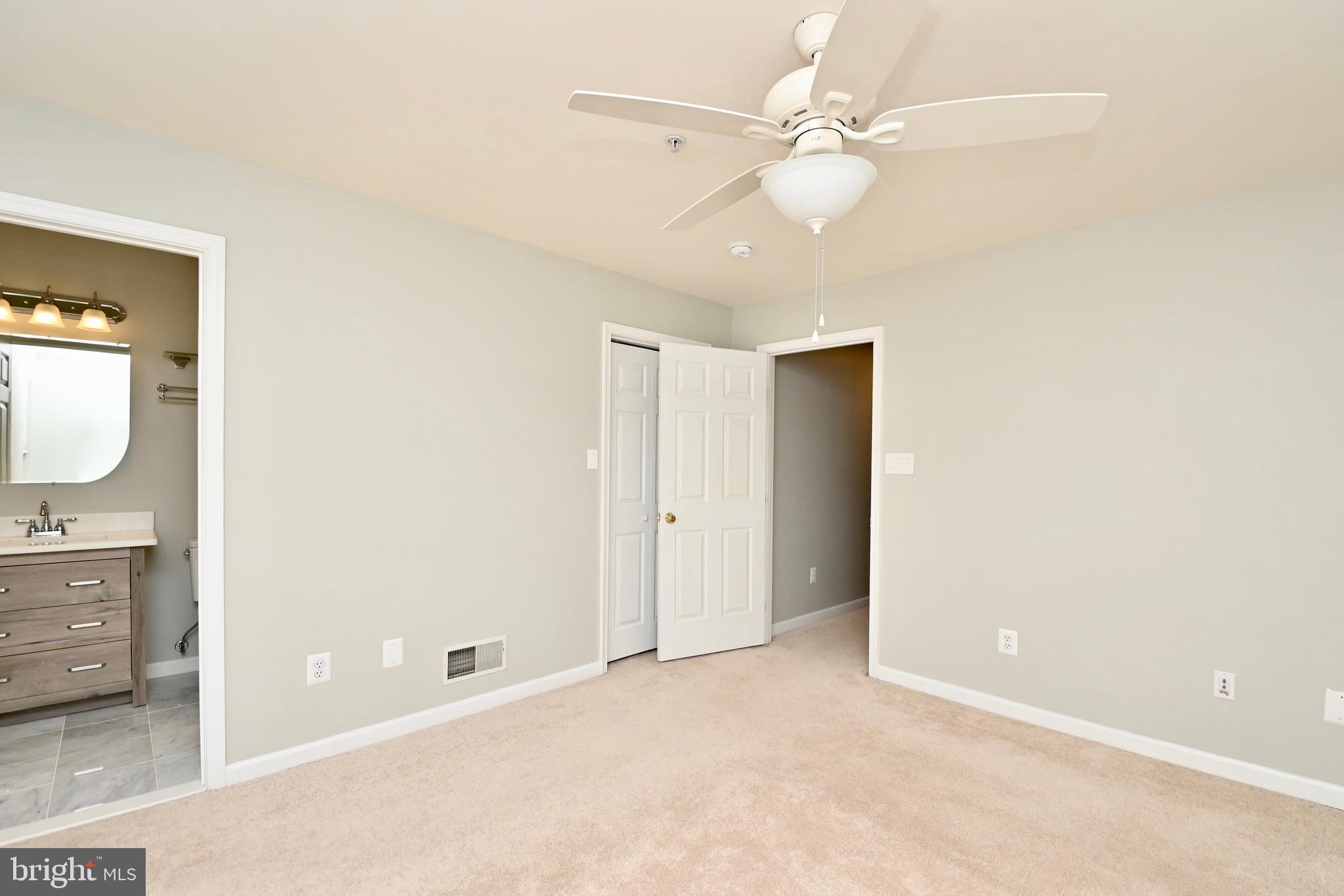 998 HARRISON CIRCLE