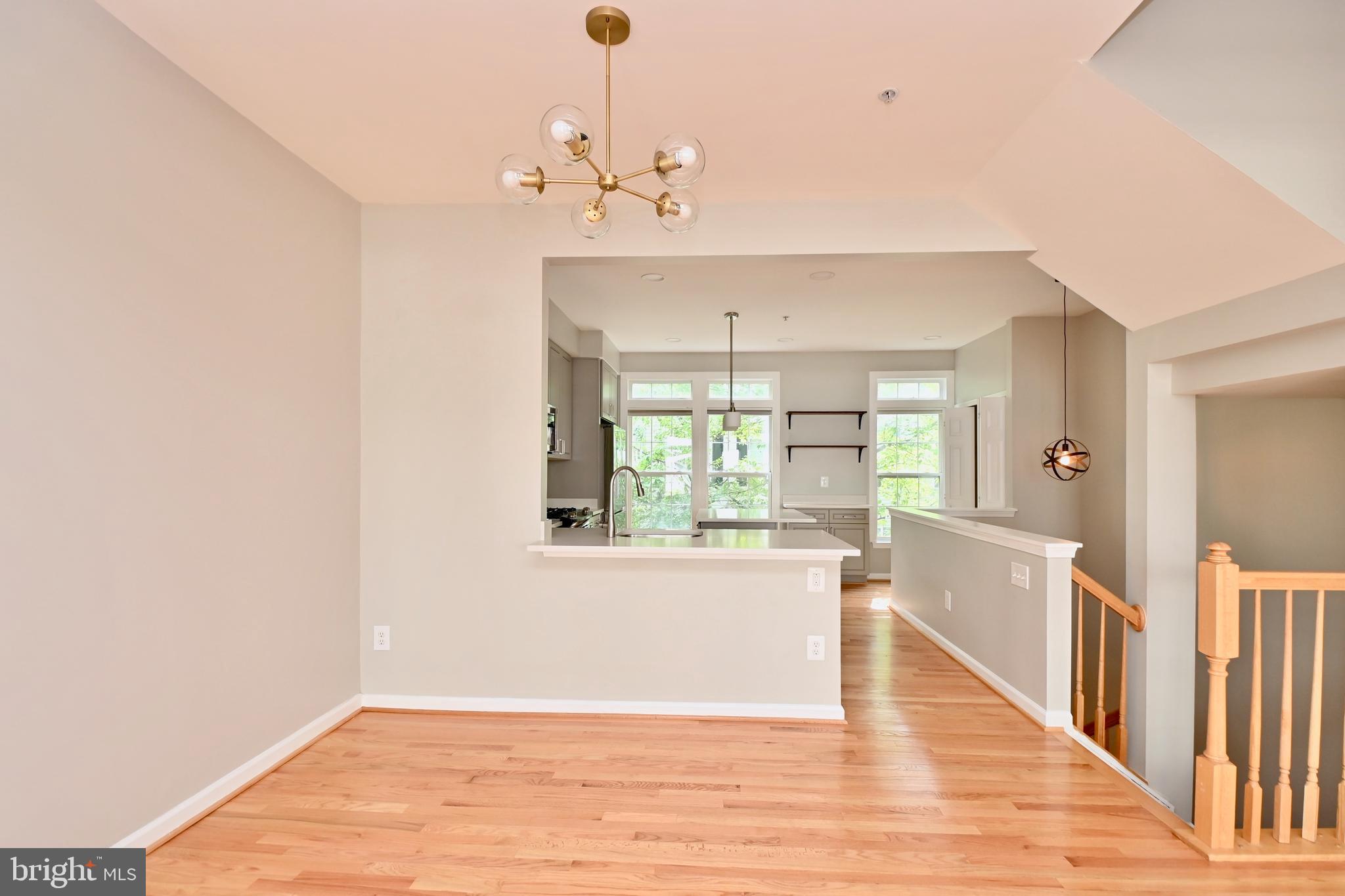 998 HARRISON CIRCLE