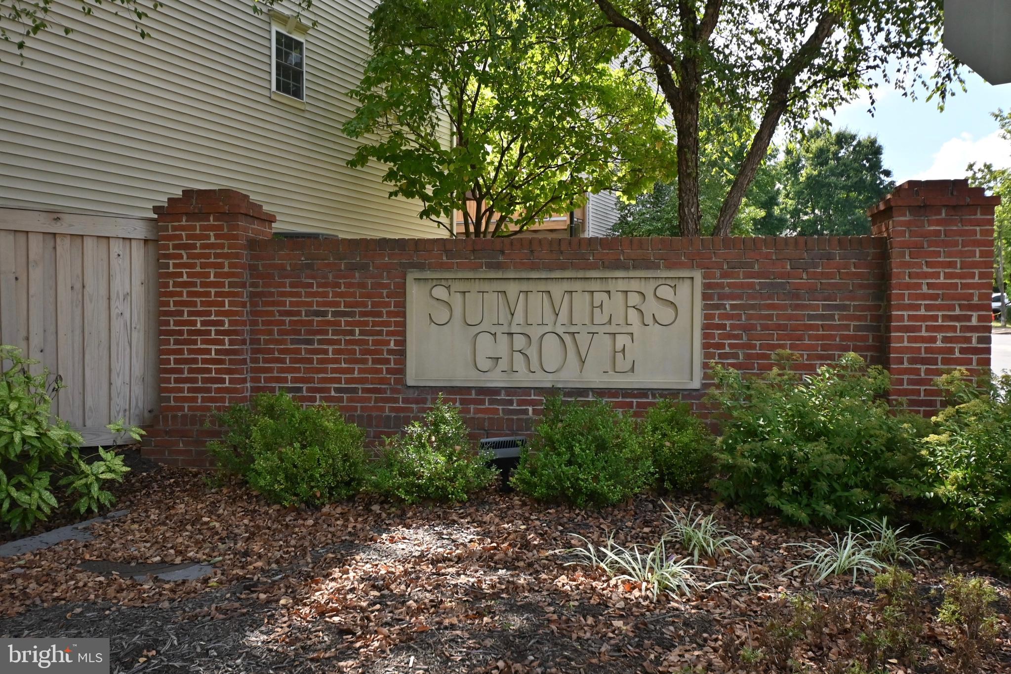 998 HARRISON CIRCLE