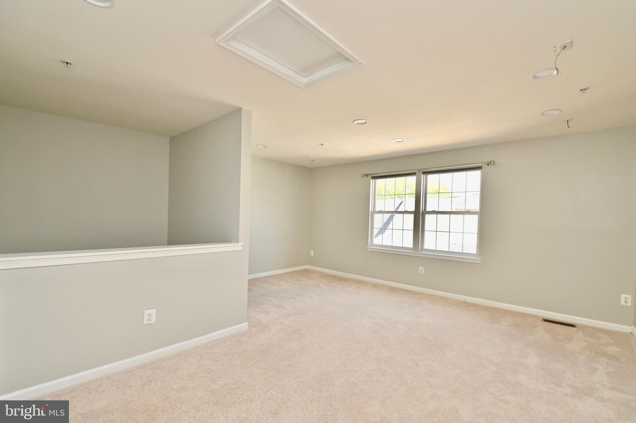 998 HARRISON CIRCLE