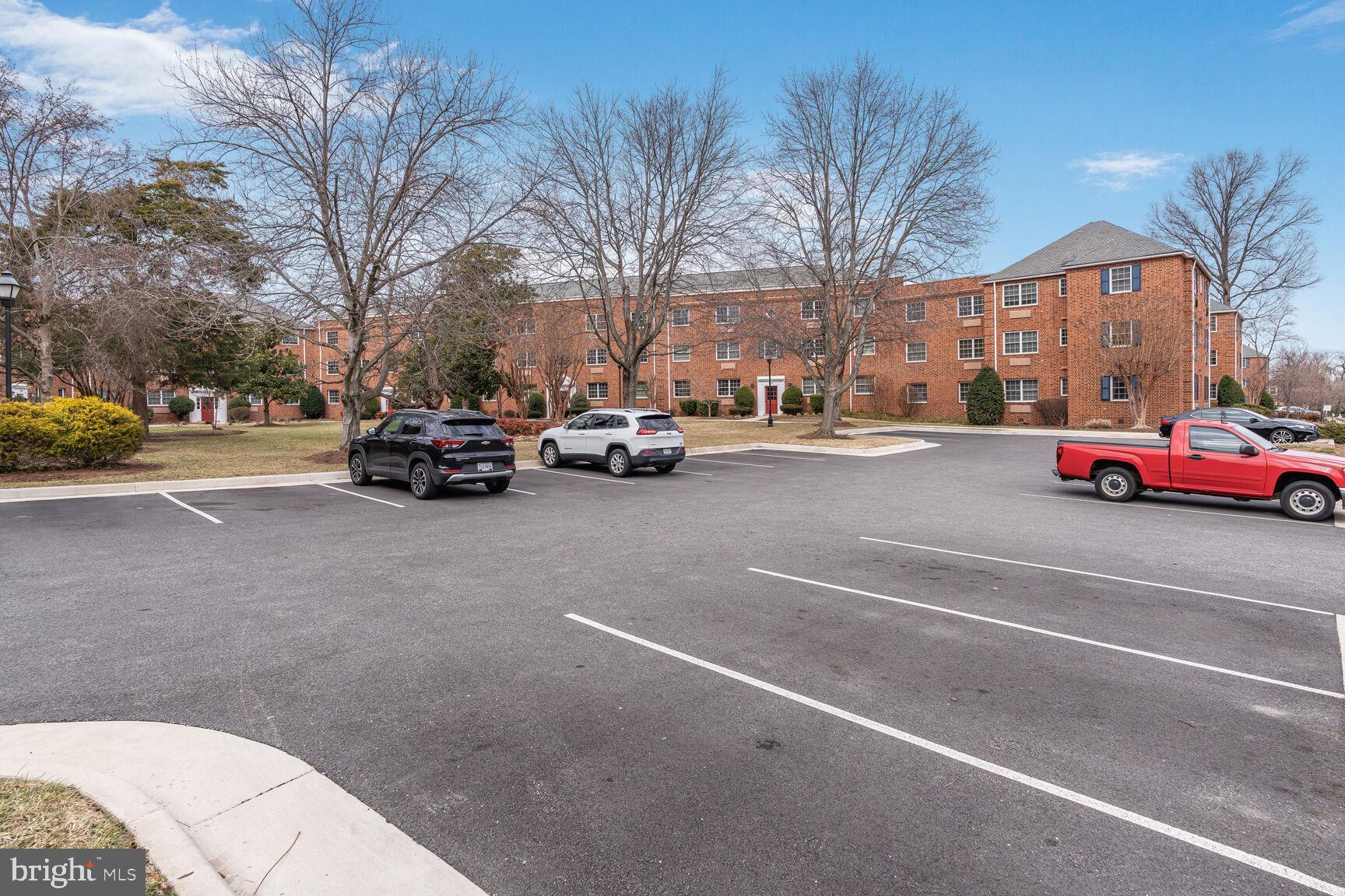 1710 W Abingdon Dr #301