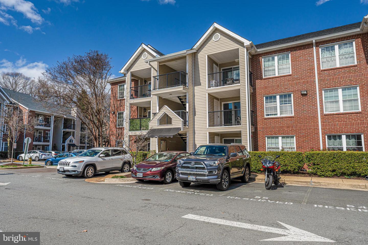 3306 Wyndham Cir #230