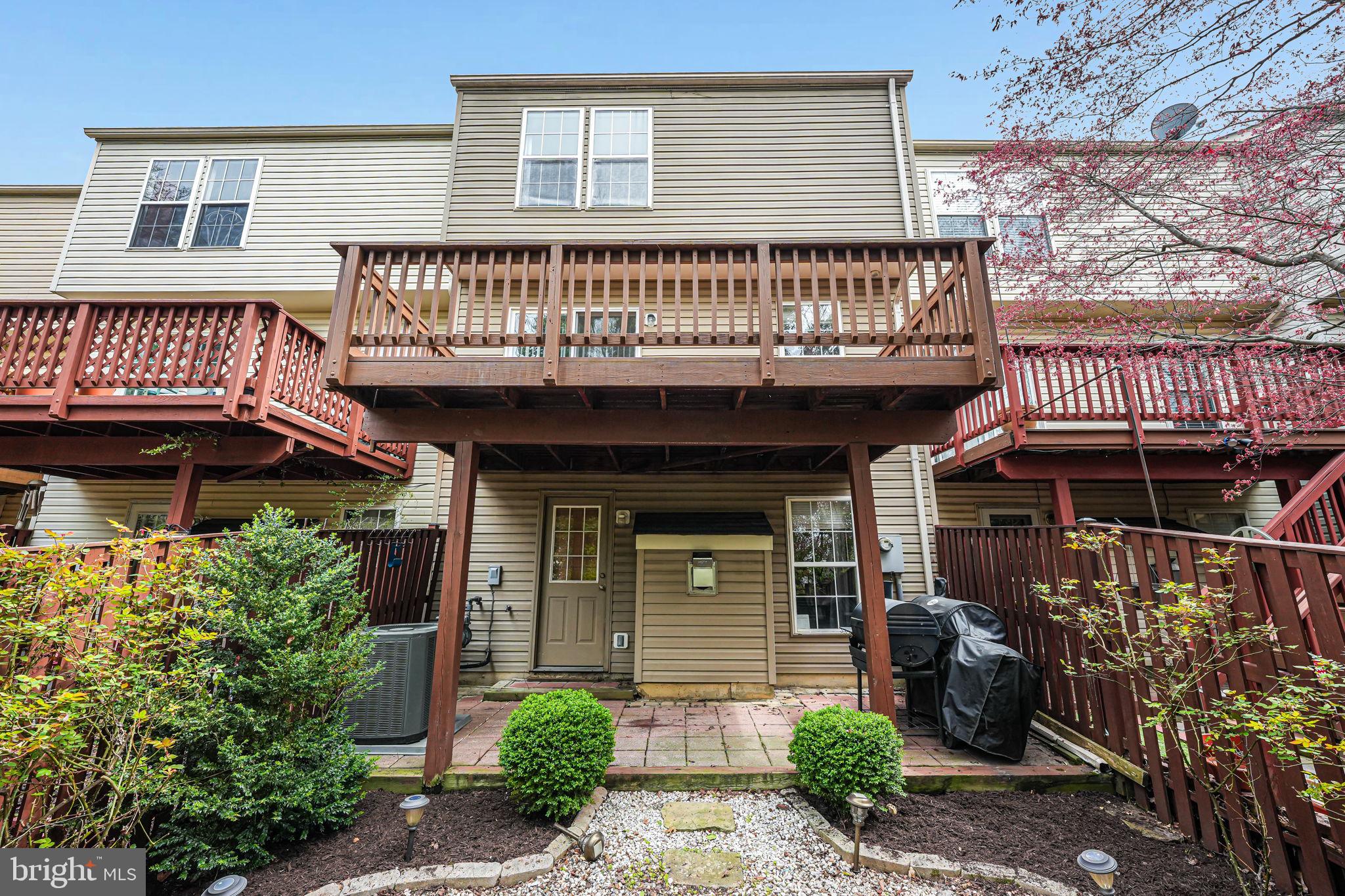 118 Ingle Pl