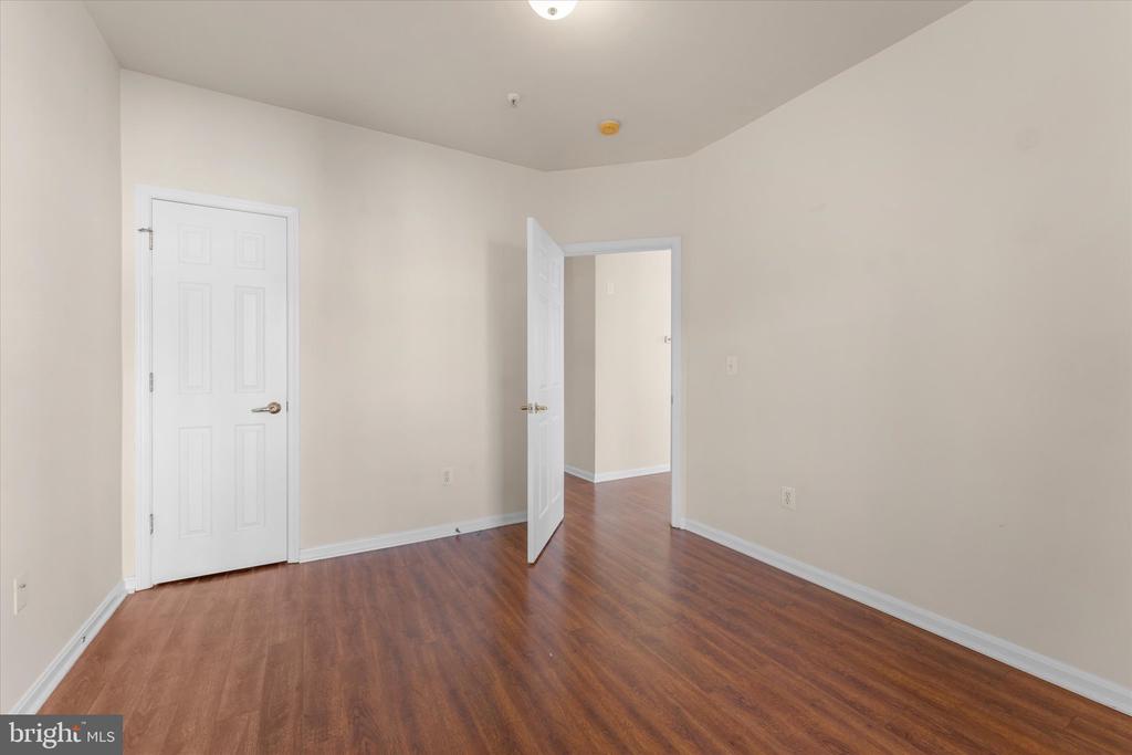 4560 STRUTFIELD LN #1301