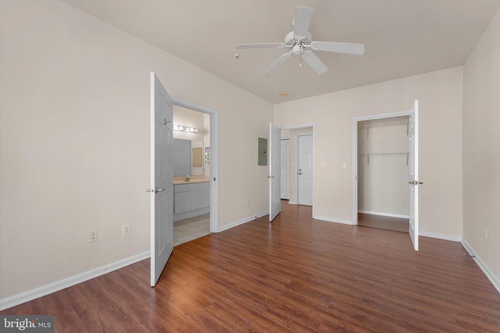 4560 STRUTFIELD LN #1301