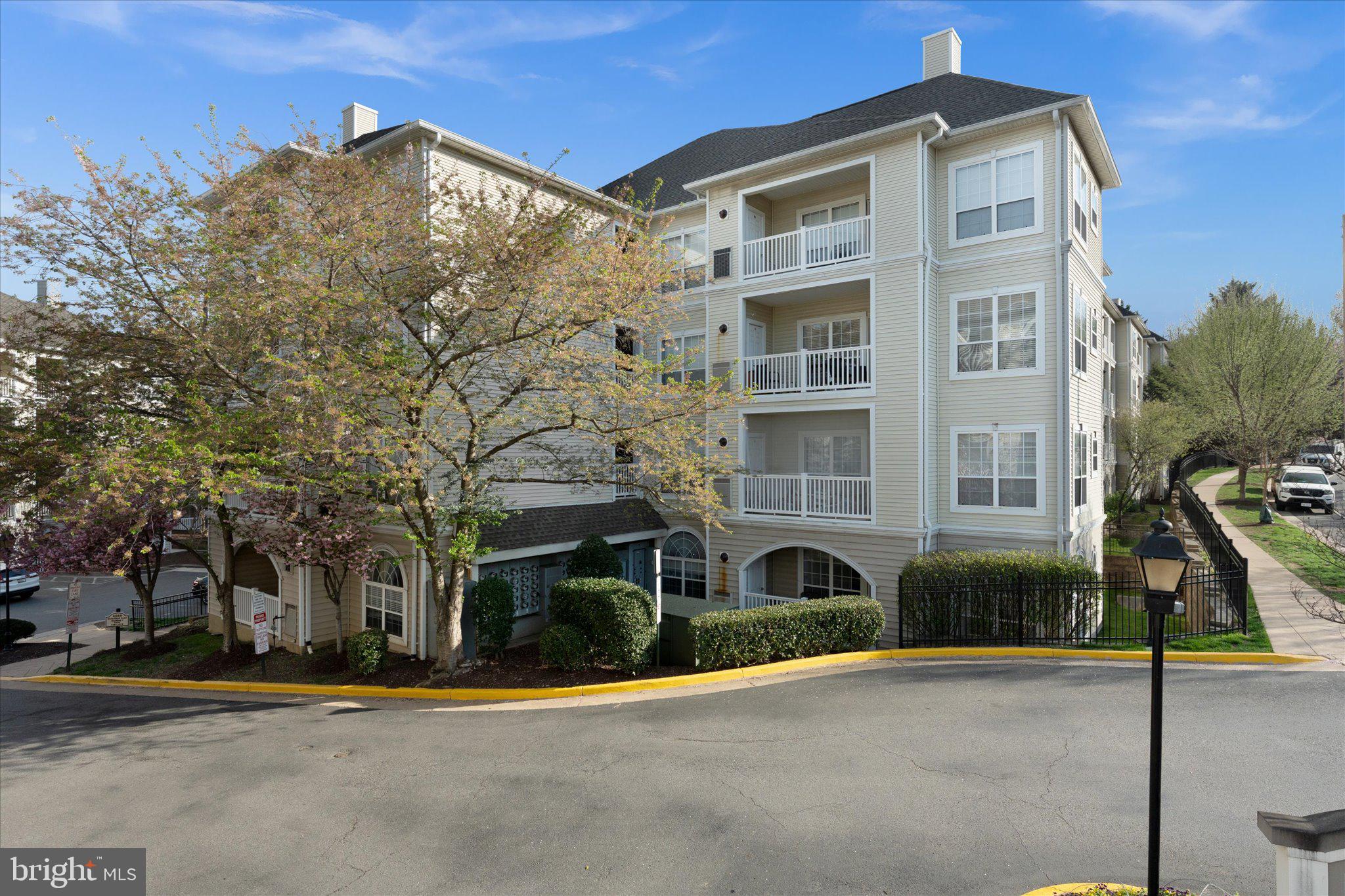 4560 STRUTFIELD LN #1301