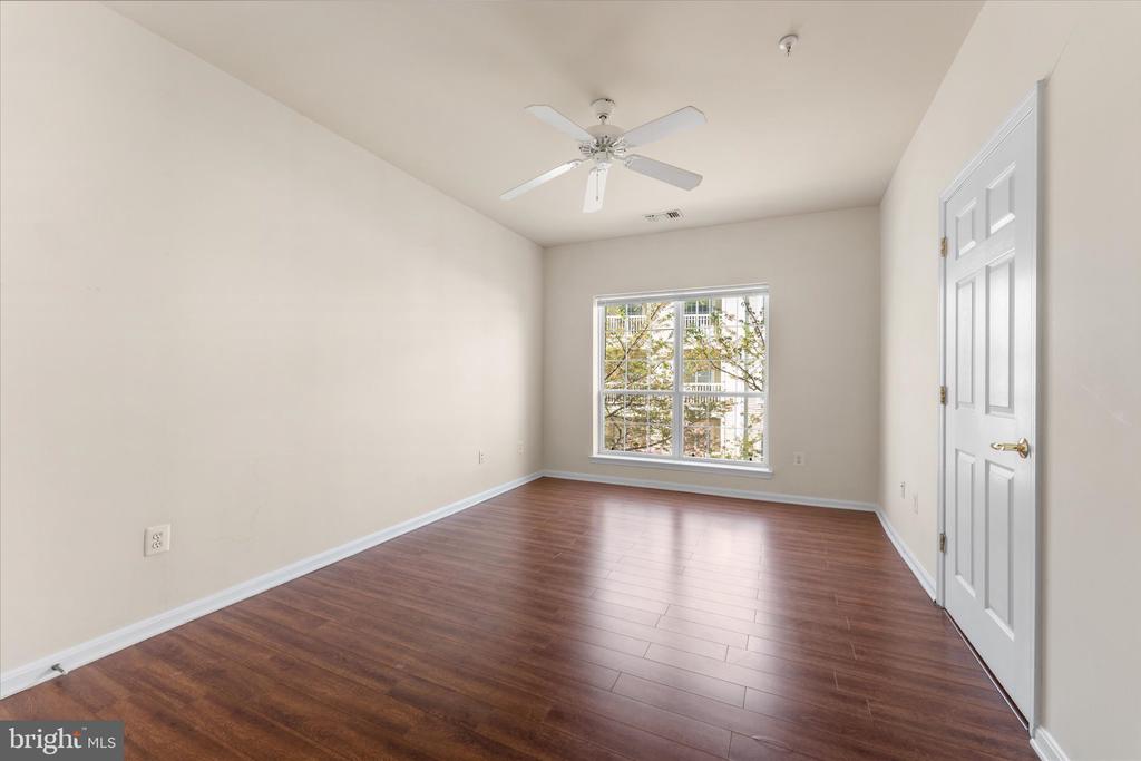 4560 STRUTFIELD LN #1301