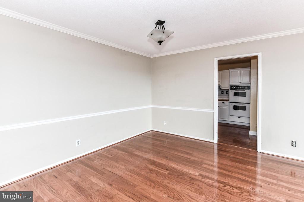 307 YOAKUM PKWY #1220