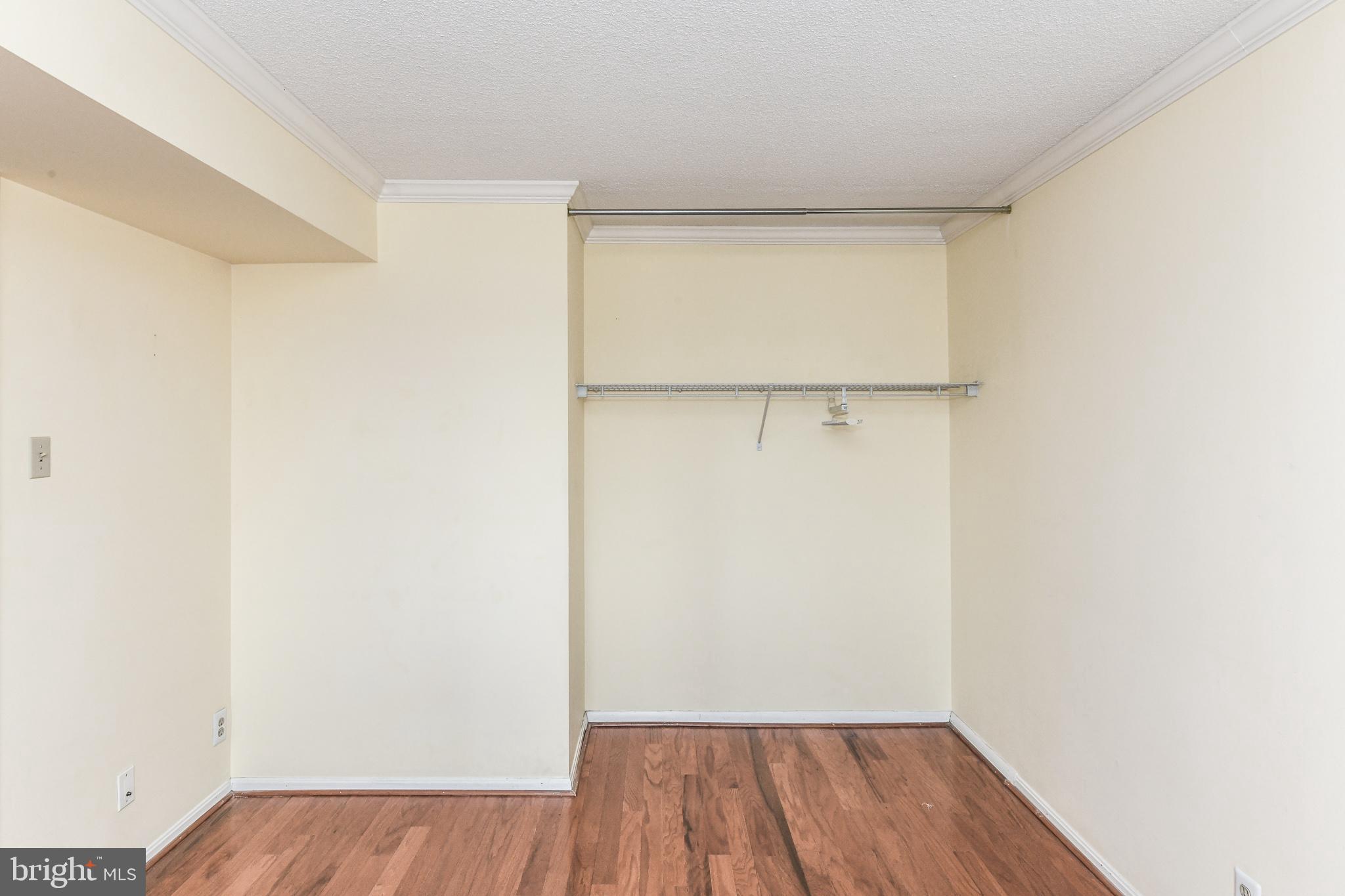 307 YOAKUM PKWY #1220