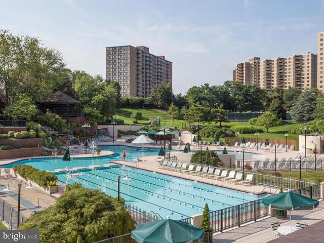 307 YOAKUM PKWY #1220