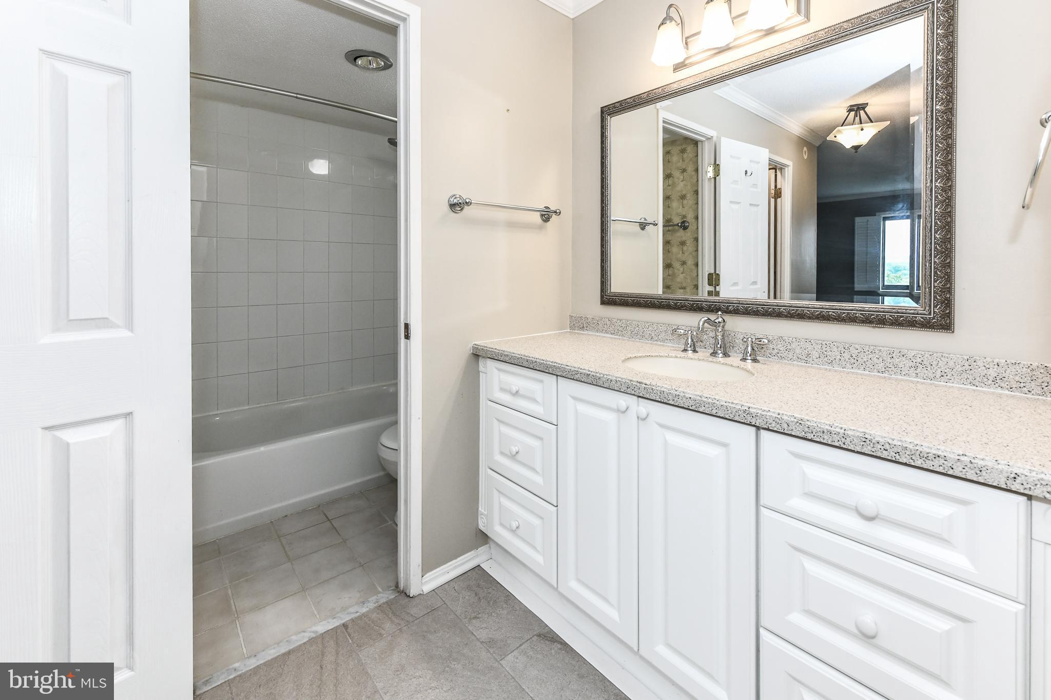 307 YOAKUM PKWY #1220