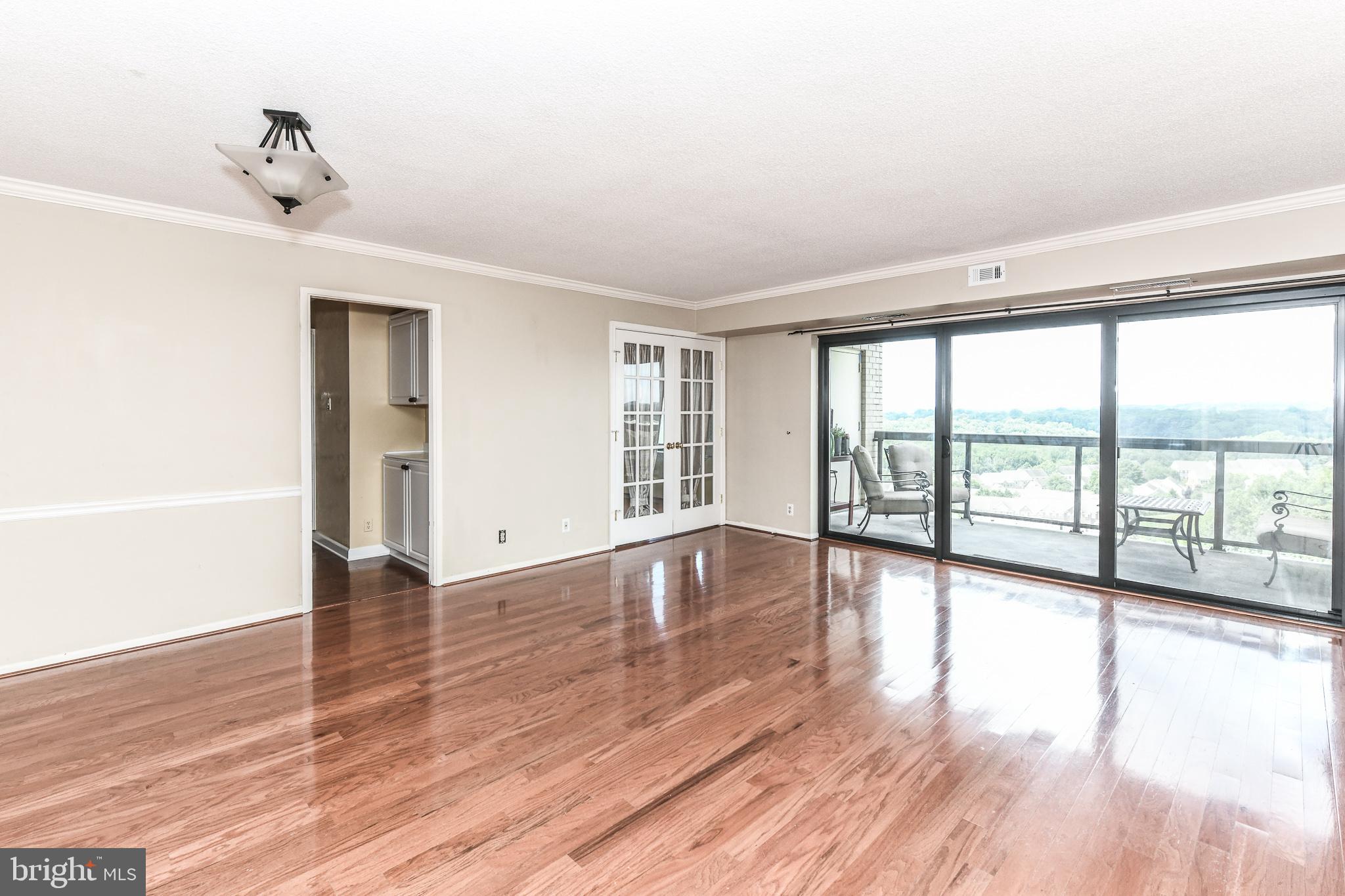 307 YOAKUM PKWY #1220