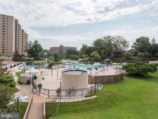307 YOAKUM PKWY #1220