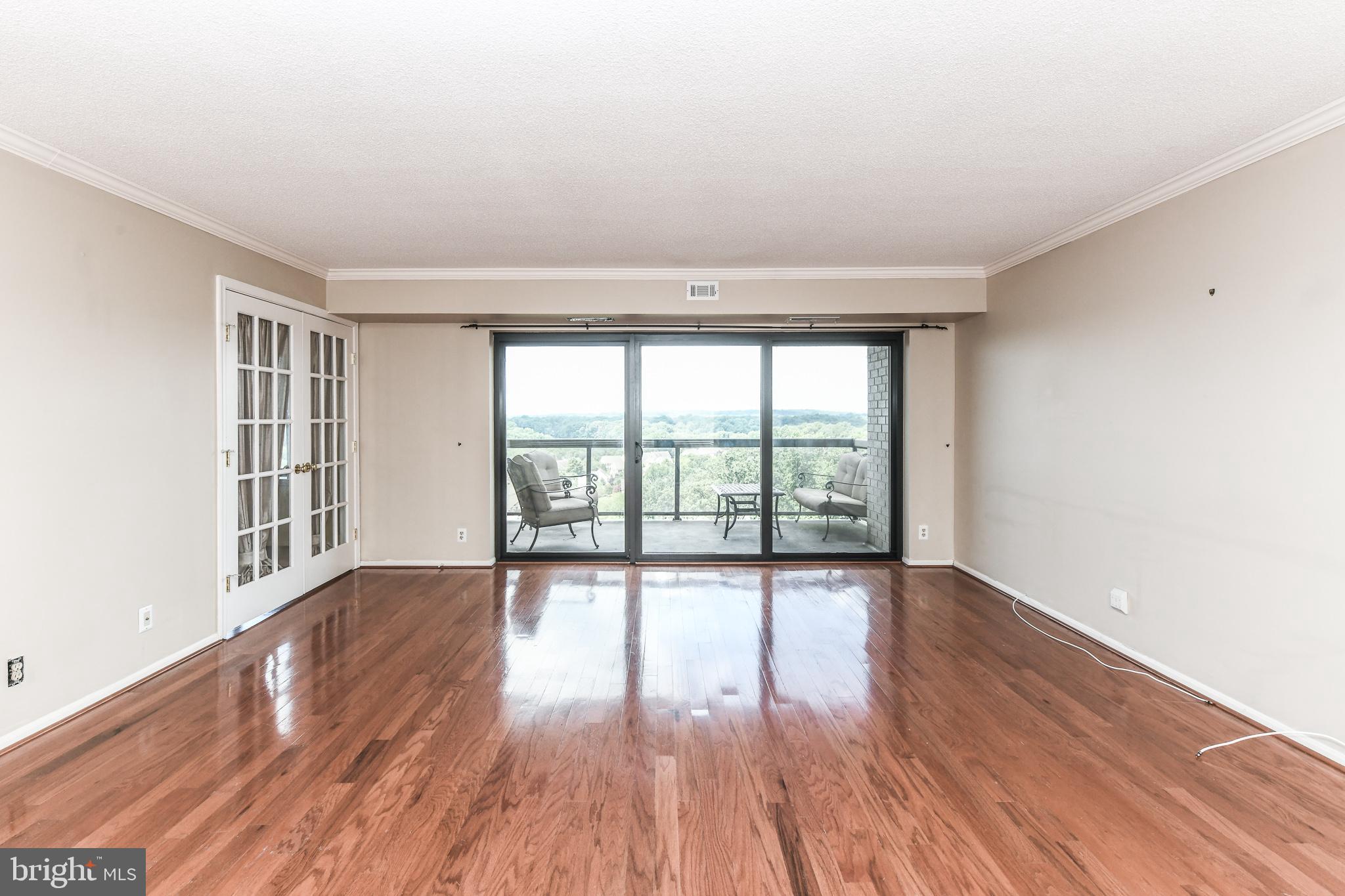 307 YOAKUM PKWY #1220