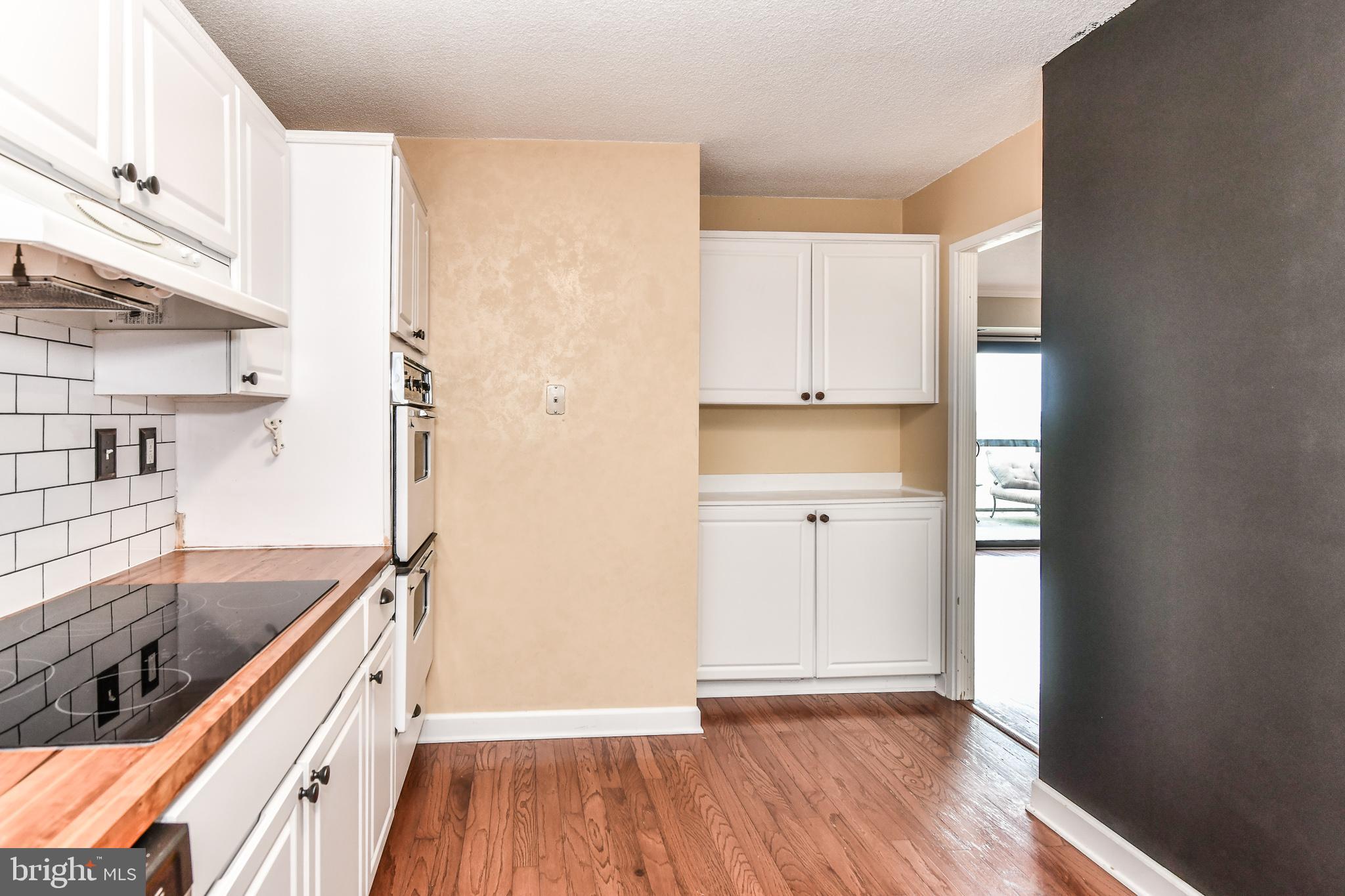 307 YOAKUM PKWY #1220