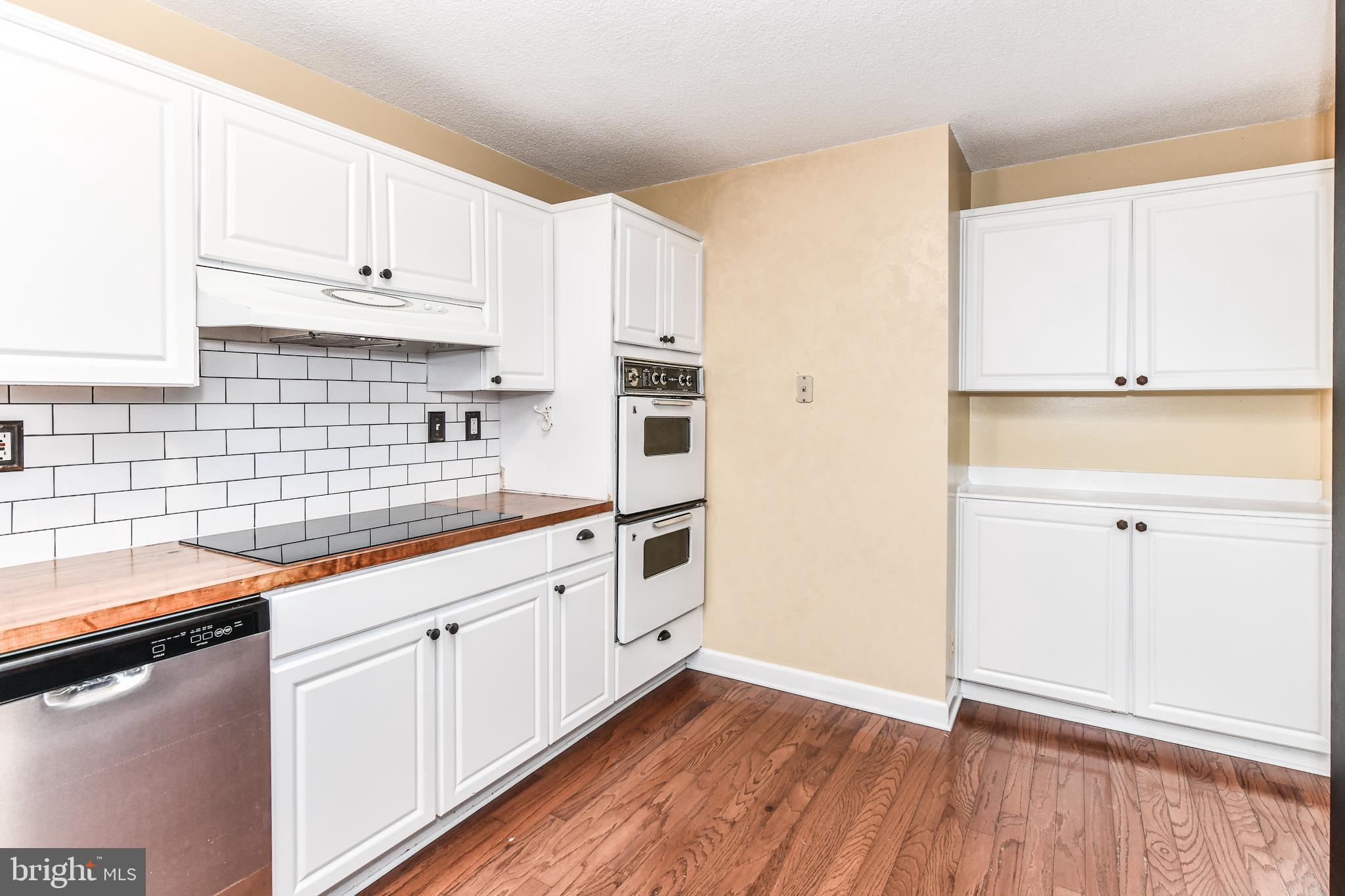 307 YOAKUM PKWY #1220