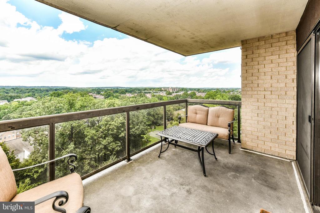 307 YOAKUM PKWY #1220