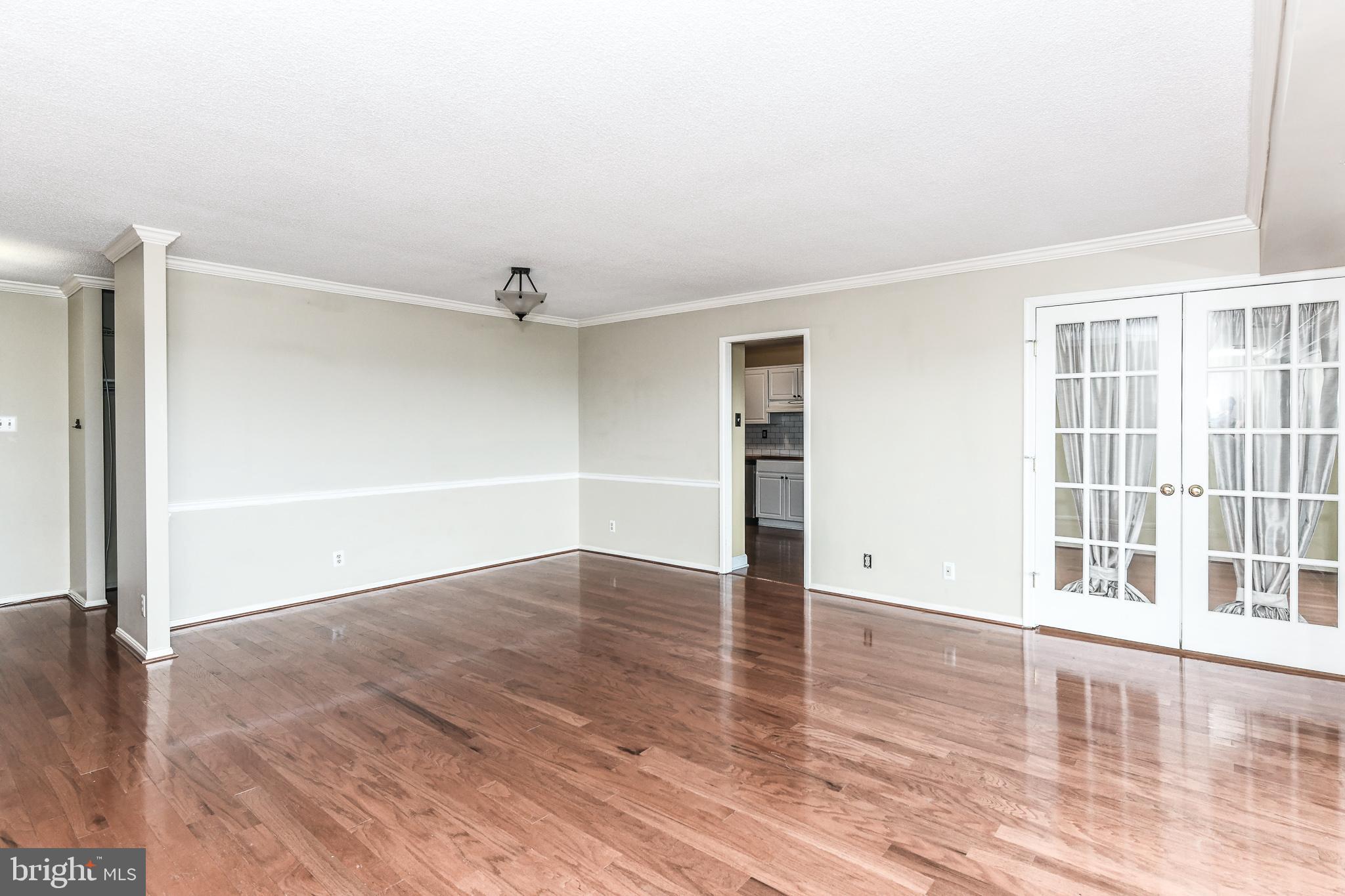 307 YOAKUM PKWY #1220