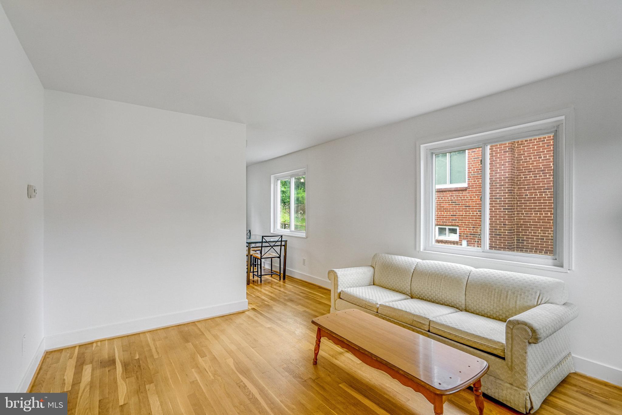 105 S Iris St