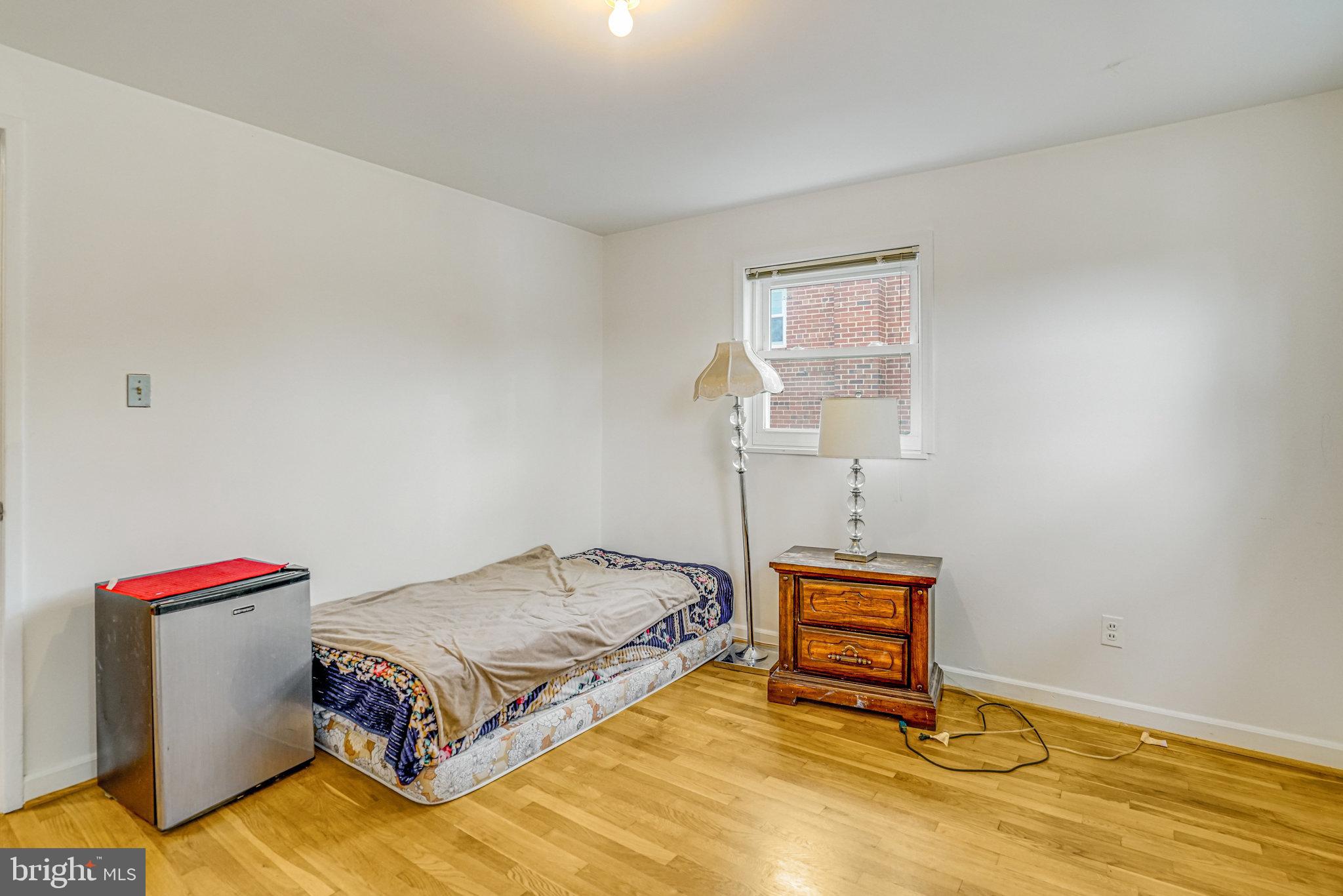 105 S Iris St