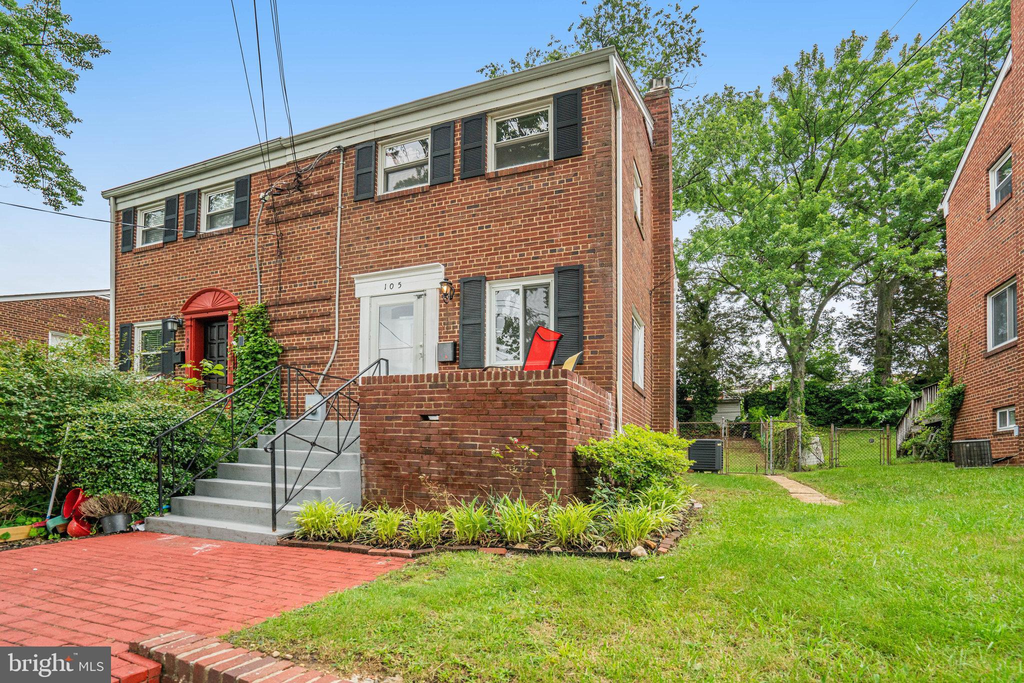 105 S Iris St
