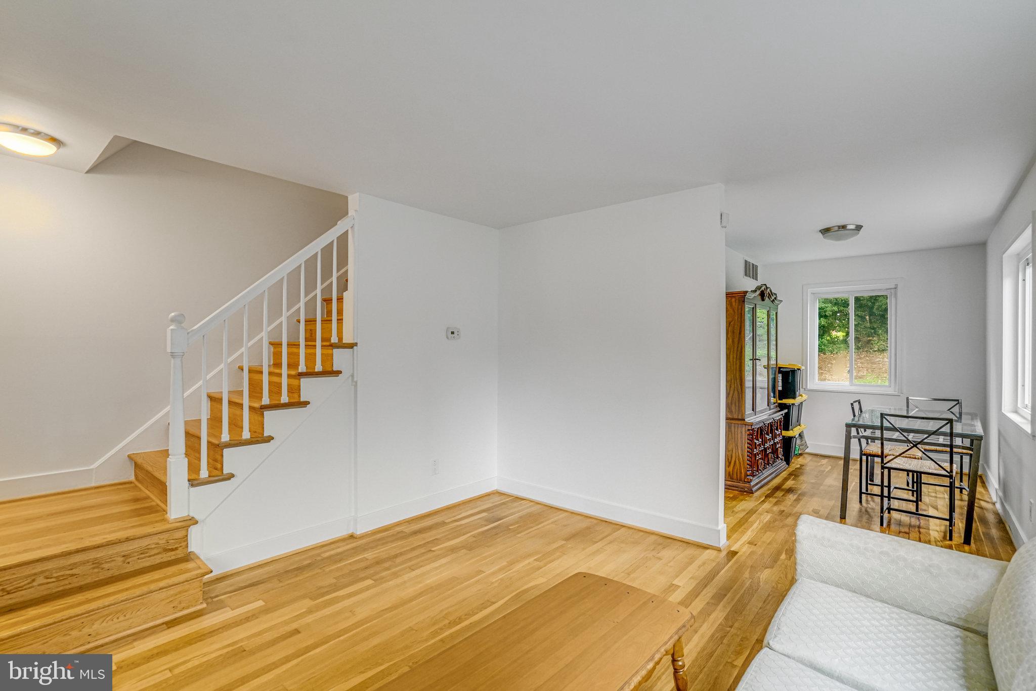 105 S Iris St