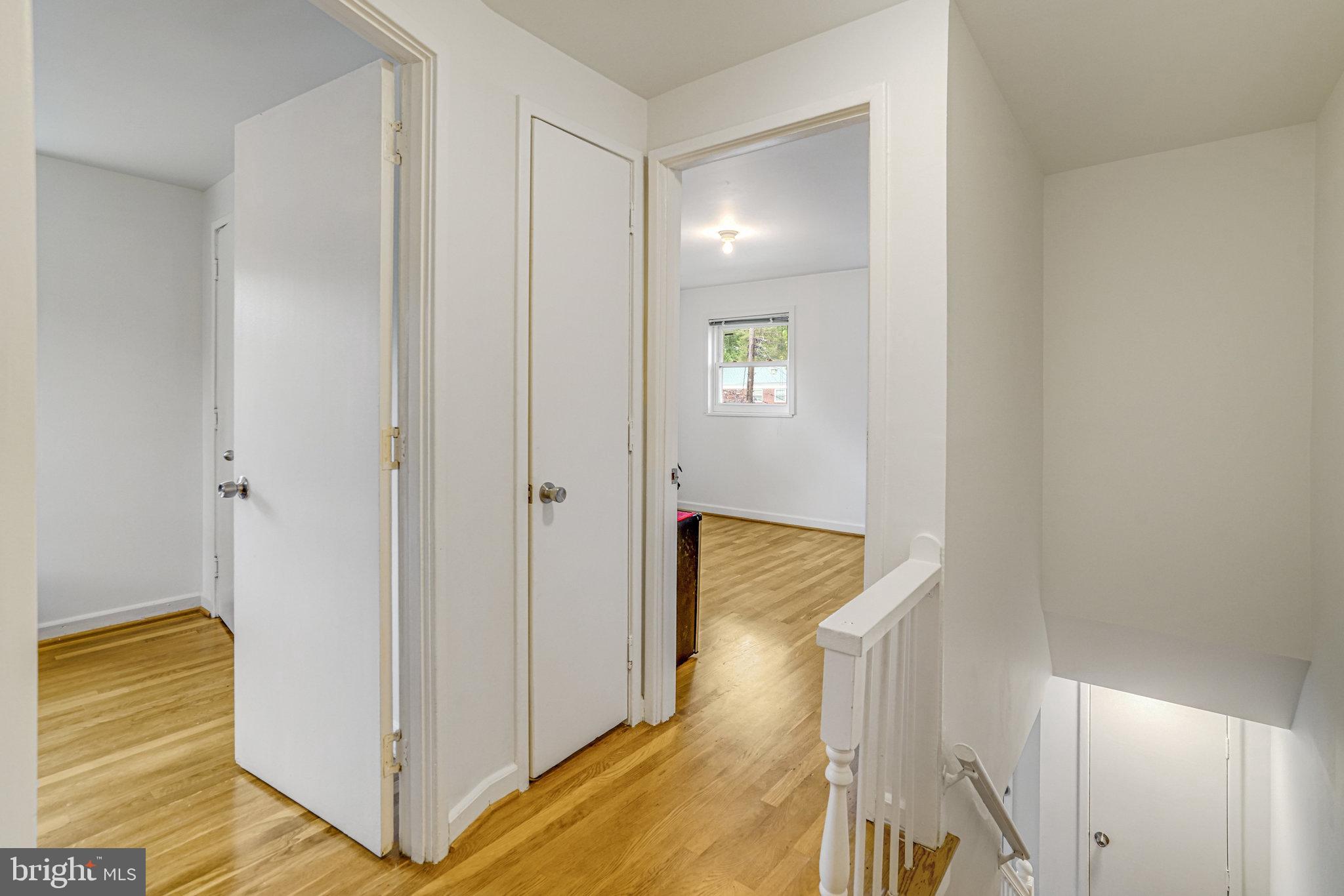 105 S Iris St