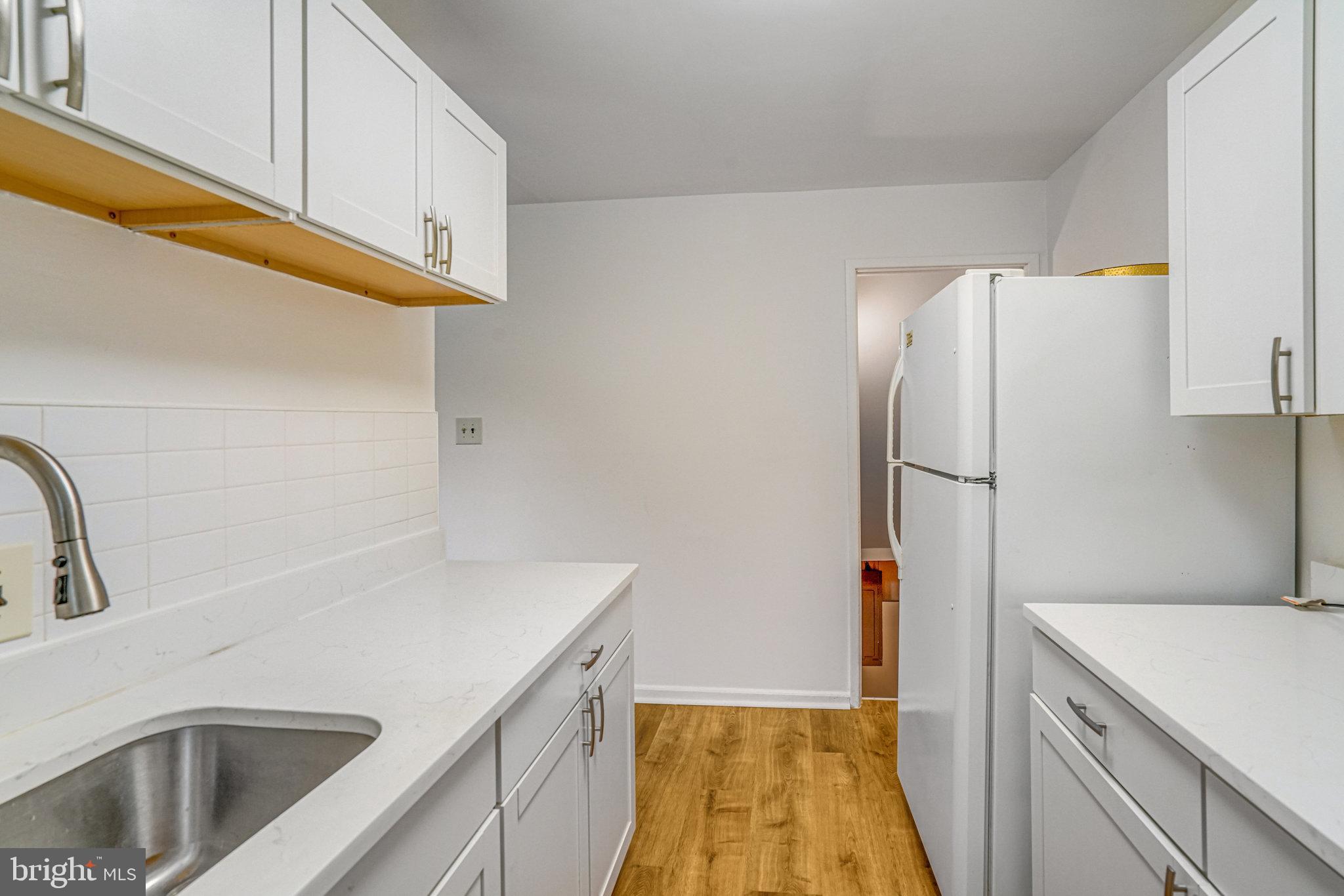 105 S Iris St