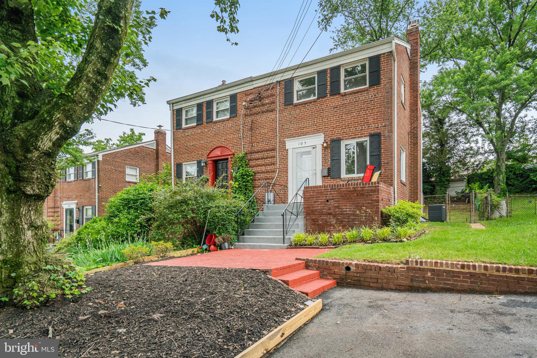 105 S Iris St