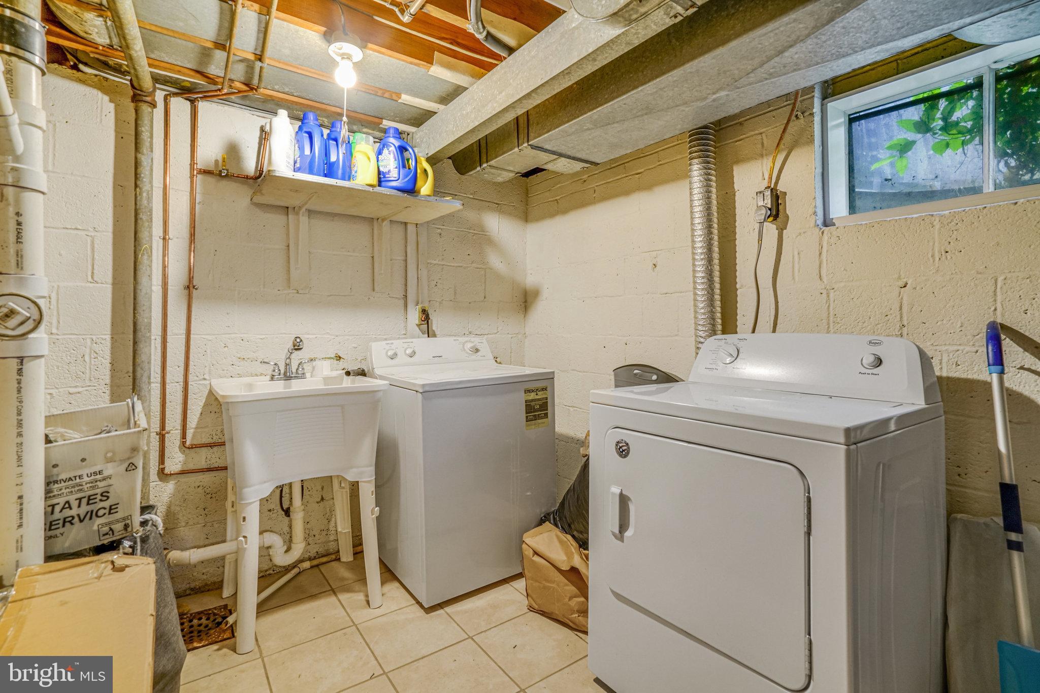 105 S Iris St