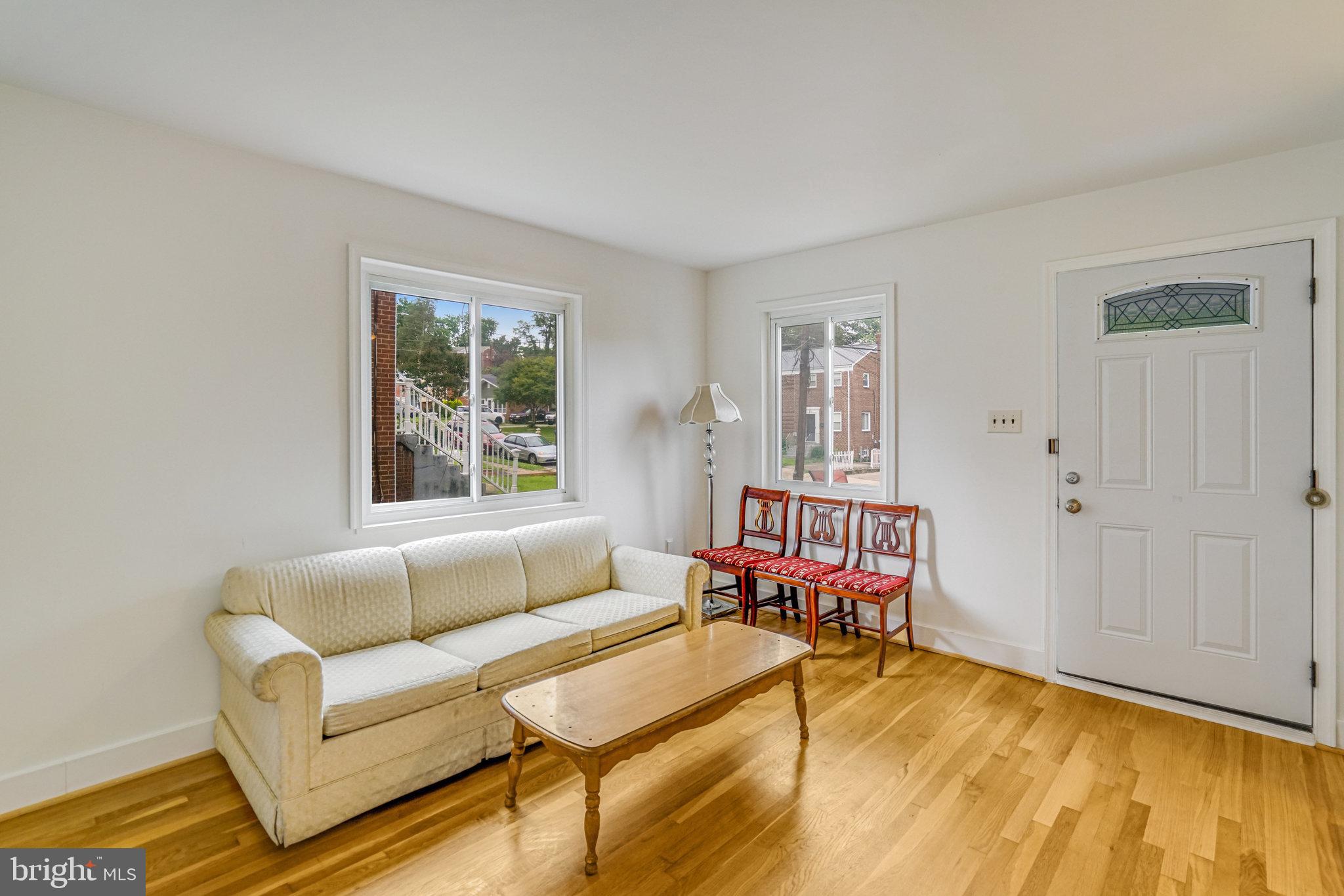 105 S Iris St