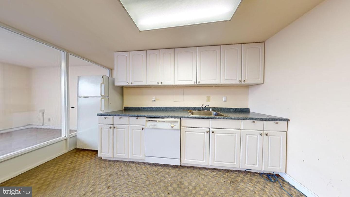 4600 Duke St #328