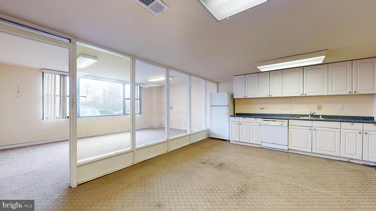 4600 Duke St #328