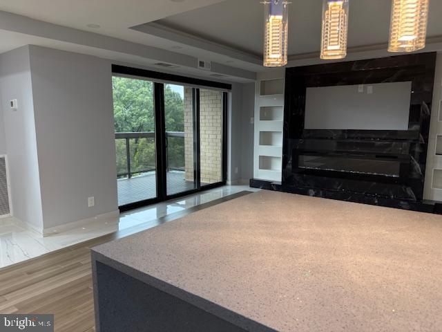 309 YOAKUM PKWY #905