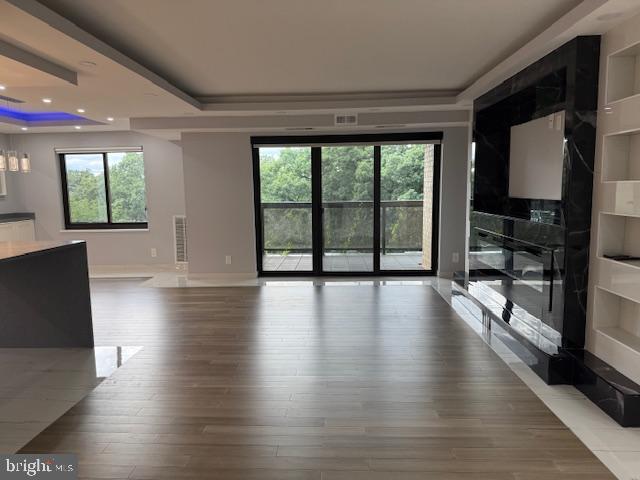 309 YOAKUM PKWY #905