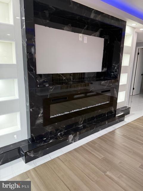 309 YOAKUM PKWY #905