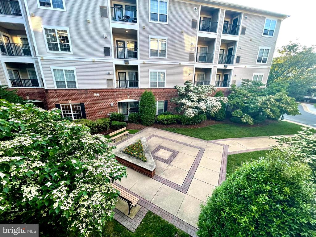 4862 Eisenhower Ave #269