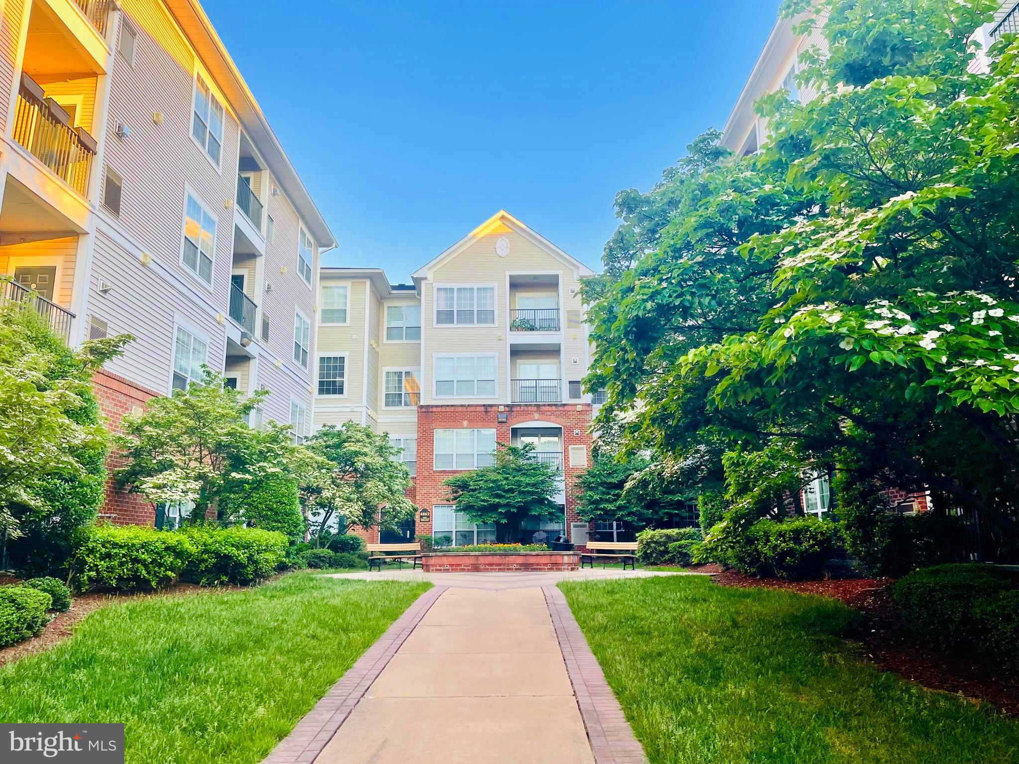 4862 Eisenhower Ave #269