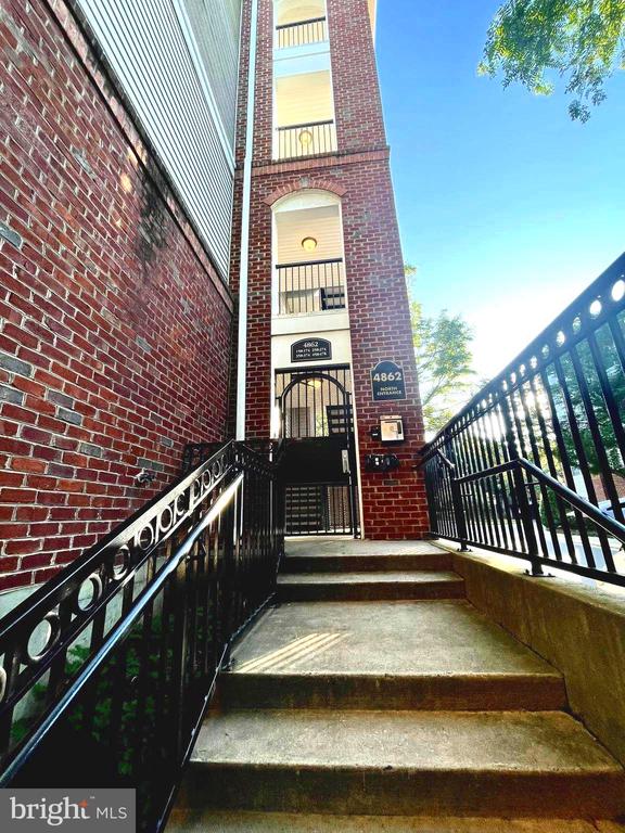 4862 Eisenhower Ave #269